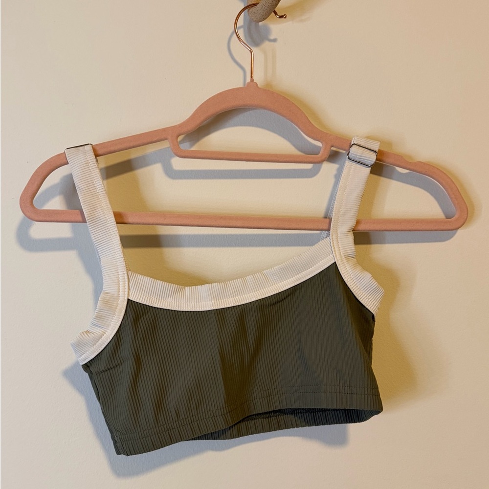 Edikted Ribbed Crop Top